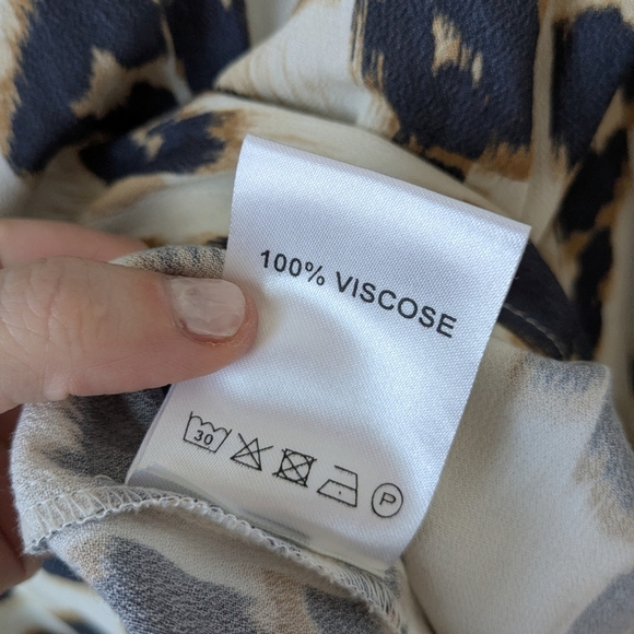 Crepe Weave Animal Print Long Sleeve Blouse Cream with Black/Tan Print - Size M - Picture 6 of 8